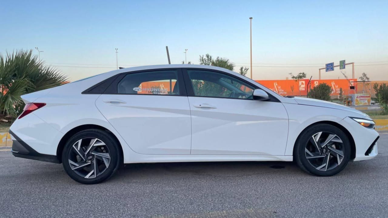 #المركبة  : هيونداي النترا لون ابيض 💯❤️‍🔥
#الموديل : 2025
#  عداد   : 11الف ميل حقيقي
# محرك  :   2000  DOCH دوش 
#  ضرر   : كفالة عدا بارد في البنيد
#الرقم    : بغداد 
#المواصفات : اعله فه

_ صور الحادث والسونار بالمنشور 
_ مكان 📍كربلاء 

▪️حجم الويل : ويل كب اللمتدد حجم 19
▪️كشنات السيارة قماش اسود اصل
▪️كشن ذاكرة ( خزن ميموري )
▪️تدفئة لكشنات المقدمة
▪️فتحة سقف ( سلايد روف )
▪️رادار امامي مانع تصادم
▪️حساس امامي و خلفي
▪️بصمة باب وبصمة تشغيل وتشغيل عن بعد
▪️شاشة كبيرة للتحكم في ايعازات السيارة
▪️كاميرا دوارة اصل
▪️حساسات ورادارات الاجتياز الجانبية (نقاط عمياء)
▪️حساسات ورادارات  الانحراف من المسار
▪️تحكم ستيرن جهتين بلوتوث وحاكية وكروس سرعة
▪️سستم صوت
▪️نظام ABS مانع انزلاق
▪️منافذ USB امامي وخلفي
▪️السيارة جديدة وبوضع الشركة.

السعر المطلوب :165 رقم معوقين كفاله عامه
 
الاستفسار : ***********
