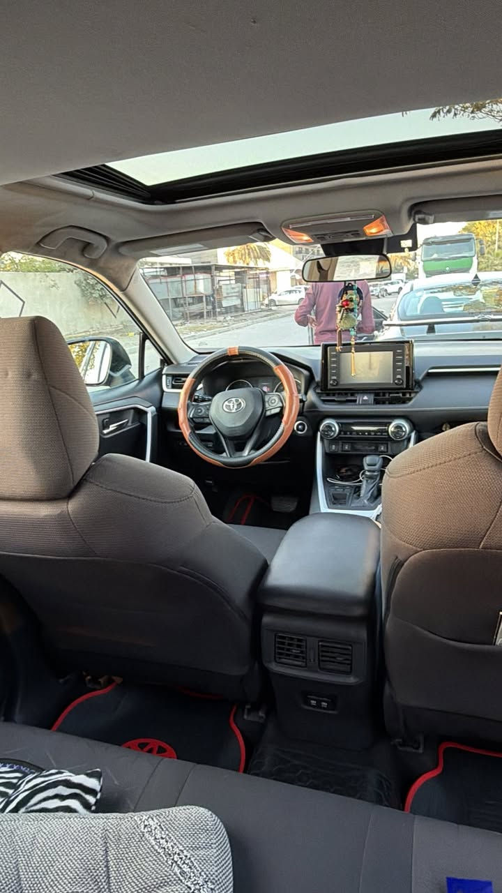 راف 4 XLE  بانزين فول مواصفات
2019 لون نيلي
حادث السياره بس دعاميه
تعتبر كلين 
حجم المحرك 2500 
بصمة 
فتحه 
لايت زنون تدفئه كشنات 
تحديد مسار مانع انزلاق 
اشاير بالمري 
شاشه حجم كبير 
هند بريك كهربائي 
٣ انضمه قياده 
تحديد مسار
جنطه كهرباء  
وبيها هوايه مواصفات معروفه XLE
السياره مسويلها ادامه متحتاج 
شغل وطلع ممتعوبه 
مكان بغداد حي الجهاد
السعر /240وبيها مجال
***********
