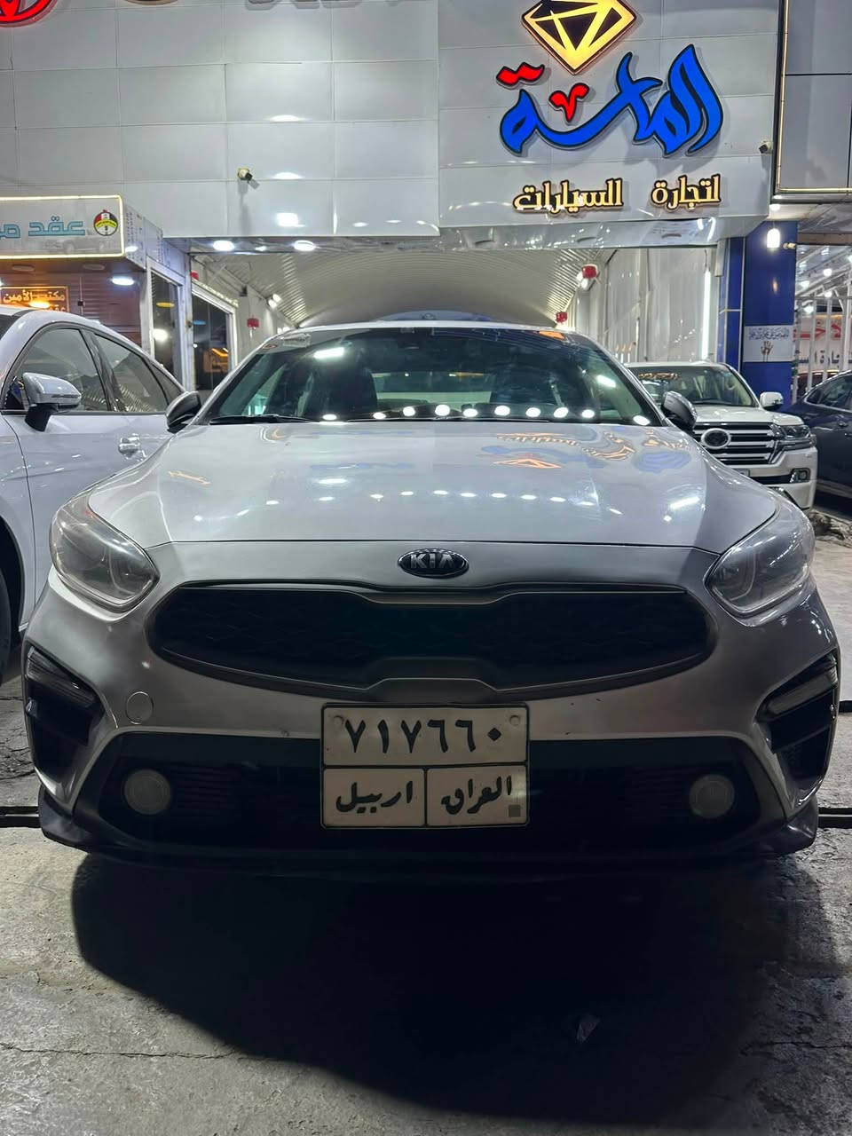 سلام عليكم كيه فورتي مديل 2020وارد امريكي حادثه جاملغ ولباب السايق لباب وره سايق كلير سونار موجود مكينه ما مفتوحه كير ايتي  ماشيه 100

مكان السياره بغداد 
سعر 118وبيه مجال قليل 
***********
