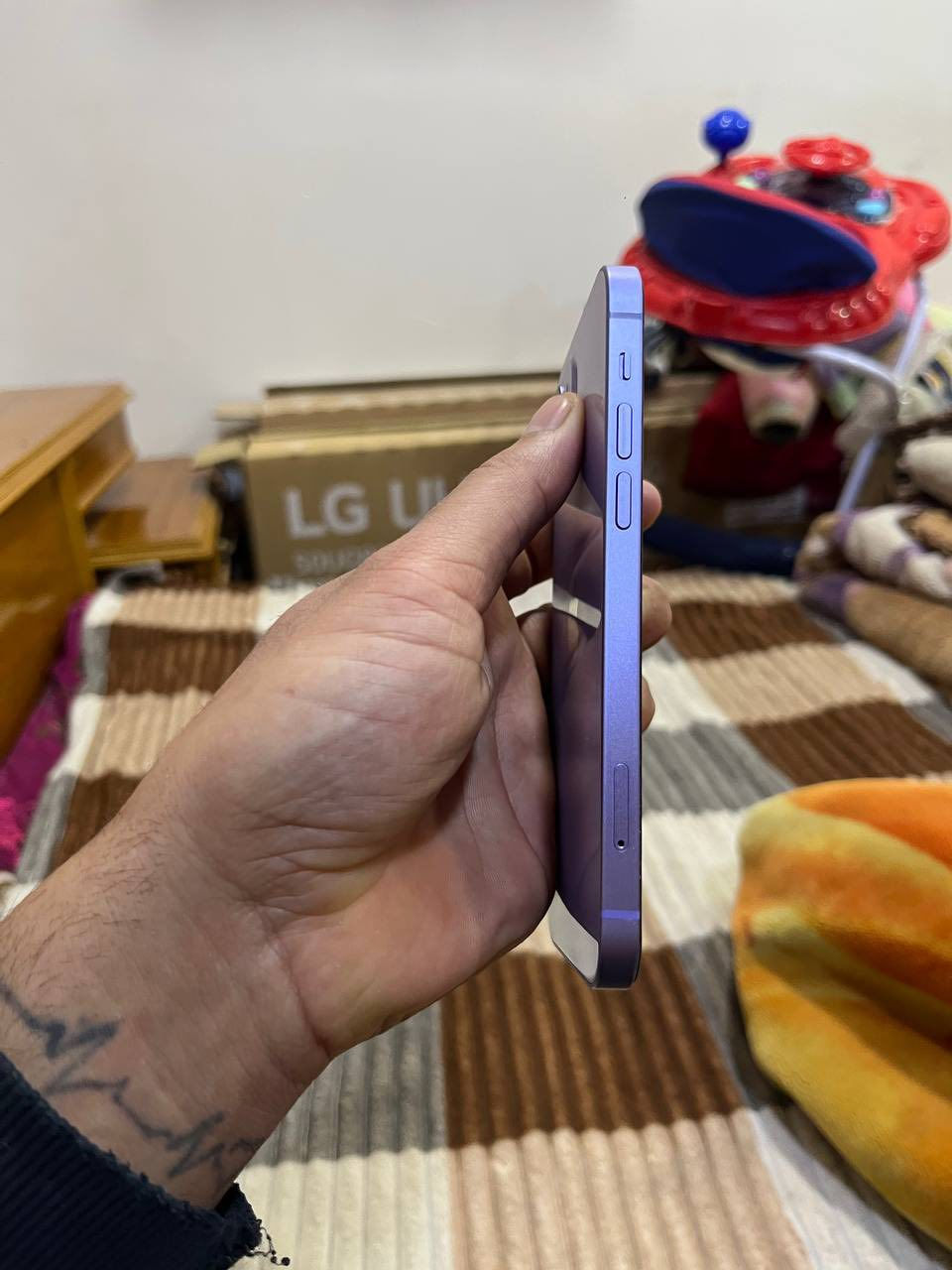 12 عادي  ذاكرة 128 بطارية 80 وتر اخو الجديد مكفول من كلشي نموذج m سعره 300 وبي مجال قليل مكاني كوفة


**إذا كنت صاحب هذا الإعلان وتريد حذفه لأي سبب، رجاءا أرسل رسالة إلى الدعم الفني**