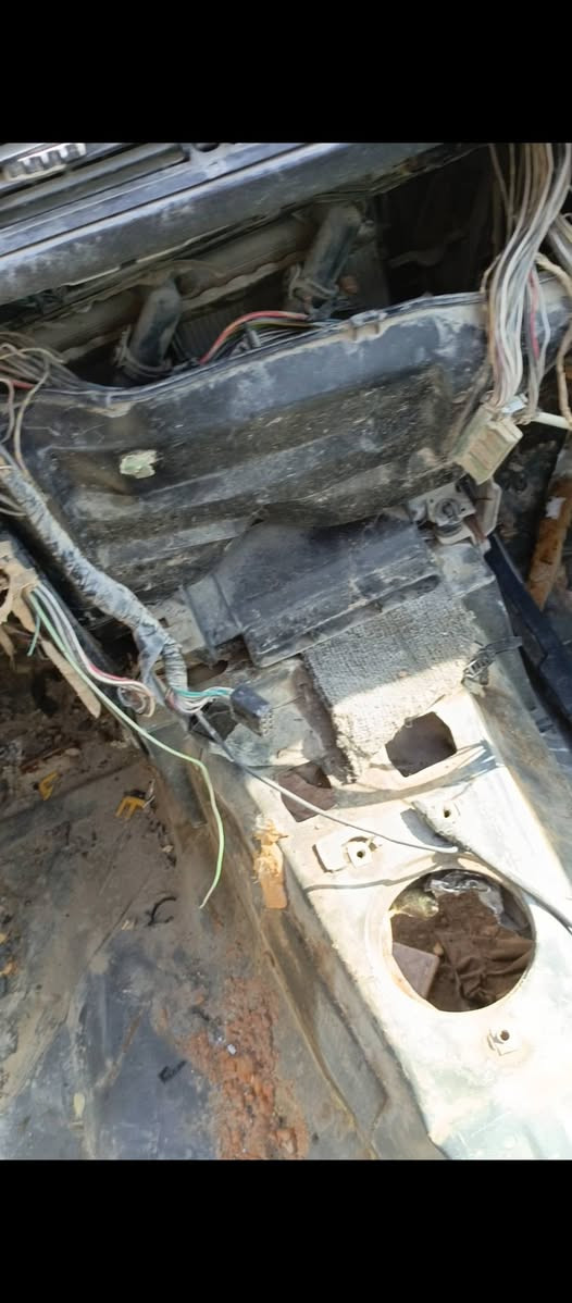 سلام عليكم هنا بلشت تعمير بي إم دبليو 525من الصفر ونشالله حققنه انجاز بعد ما كملت المكينةوالكهربائيات وجاري العمل على السيارة ملاحظة السيارة كلشي، اشتغلته بيدي من كهربائيات الى محرك كير تأسيس ضفاير جدد وتحياتي لى عضاء الكروب الطيبين


**إذا كنت صاحب هذا الإعلان وتريد حذفه لأي سبب، رجاءا أرسل رسالة إلى الدعم الفني**