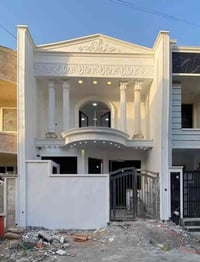 موقع ممتاز قطعه. ارض. بالمنصور.  المتنبي.  محله. ٦٠٥.   زقاق. ١٠.  قطع...