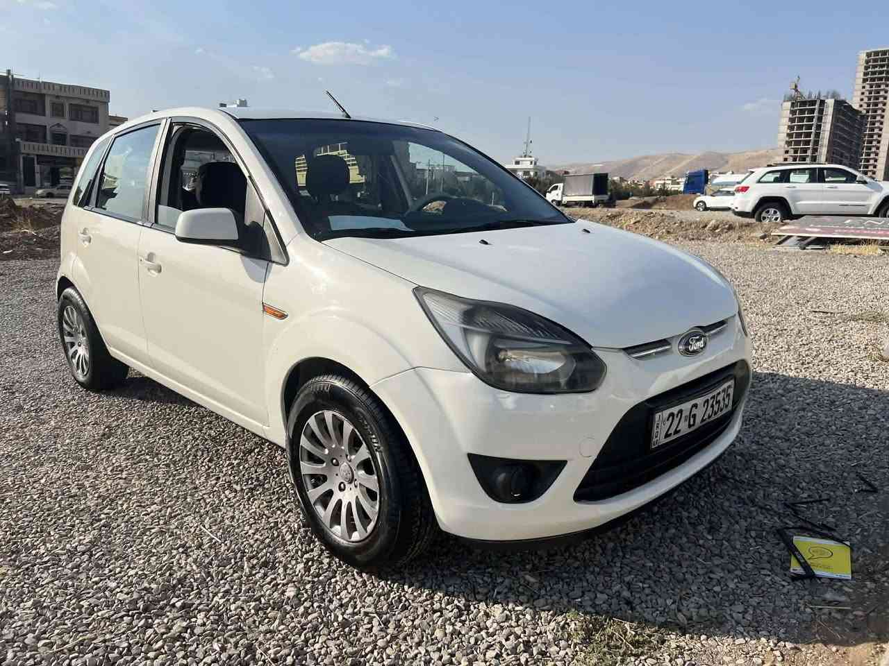 سياره البيع فورت فيكو موديل2012 كير اوتوماتيك 
سياره اي عيب مابي بيهه صبغ كم قطع بس محرك نضيف مابي طكة  مكان سياره سليمانية  واتساب ***********
سعر65 بي مجال
