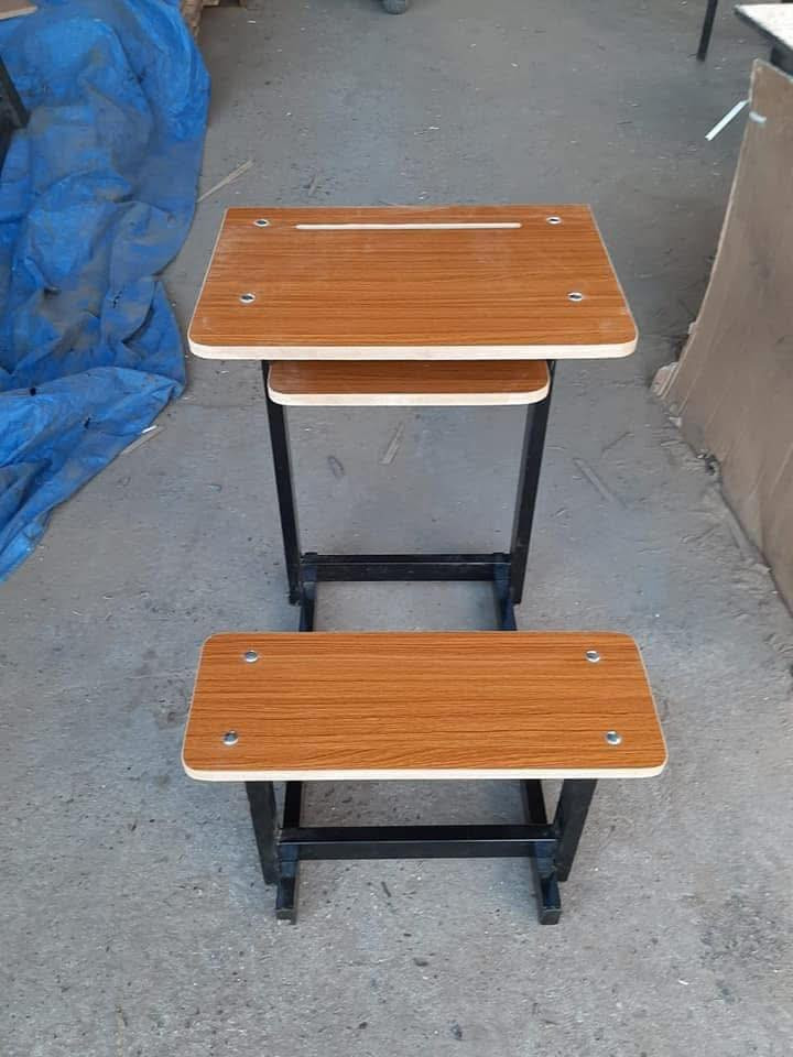 جملة فقط معمل الزهراء لكافة المستلزمات المدرسية والجامعيه والمصاطب والجرابي بانسب الاسعار جميع المحافظات للتواصل على الصفحة او الرقم والواتساب ***********
