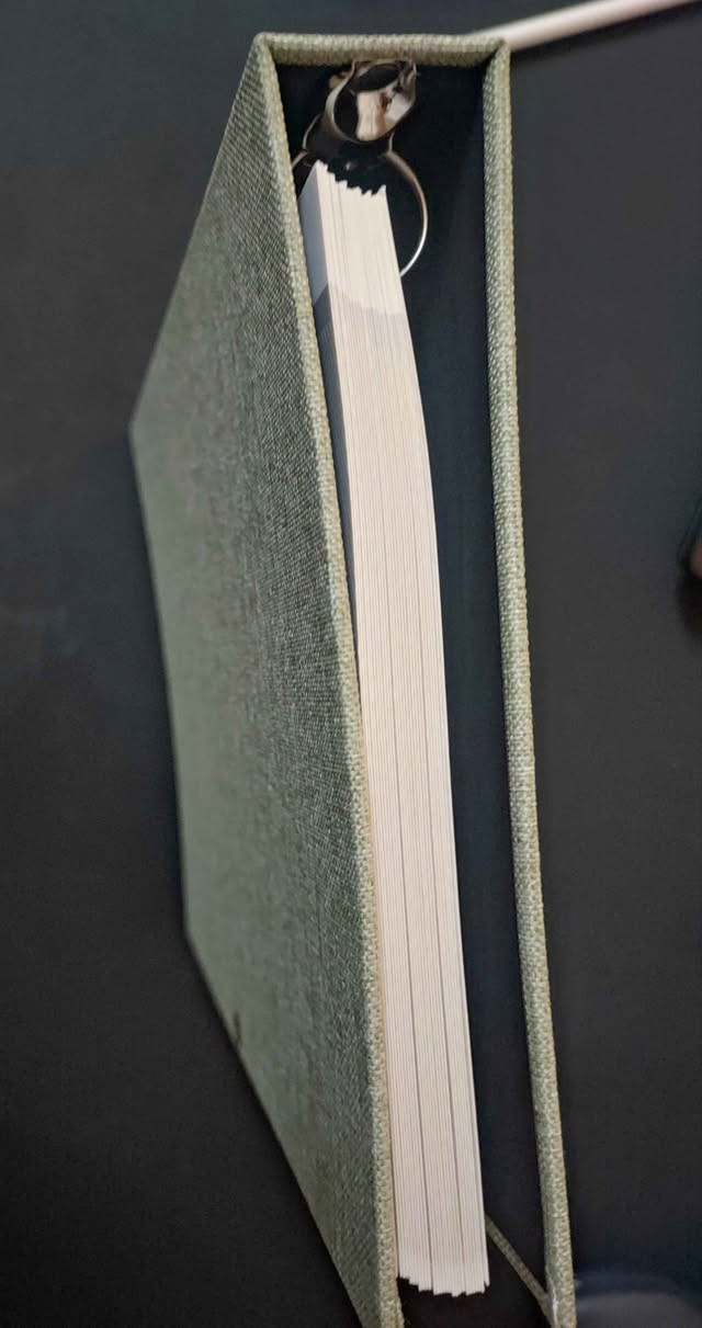 Photo album with hard cover green, 28 sheets, you can add more, comes with color pens set and shape frame drawer of 2.

البوم صور جديد 28 كرت غلاف خارجي اخضر ذو جودة عالية يمكن اضافة كروت اضافية عند شراء ياتي مع سيت الوان ومرسم الاشكال كما في صورة أربيل, العراق


**إذا كنت صاحب هذا الإعلان وتريد حذفه لأي سبب، رجاءا أرسل رسالة إلى الدعم الفني**