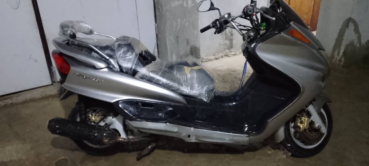 سلام عليكم دراجه ماجسته للبيع مكفوله من كلشي نضيفه رايدها 600وبيها مجال بصيط ***********
