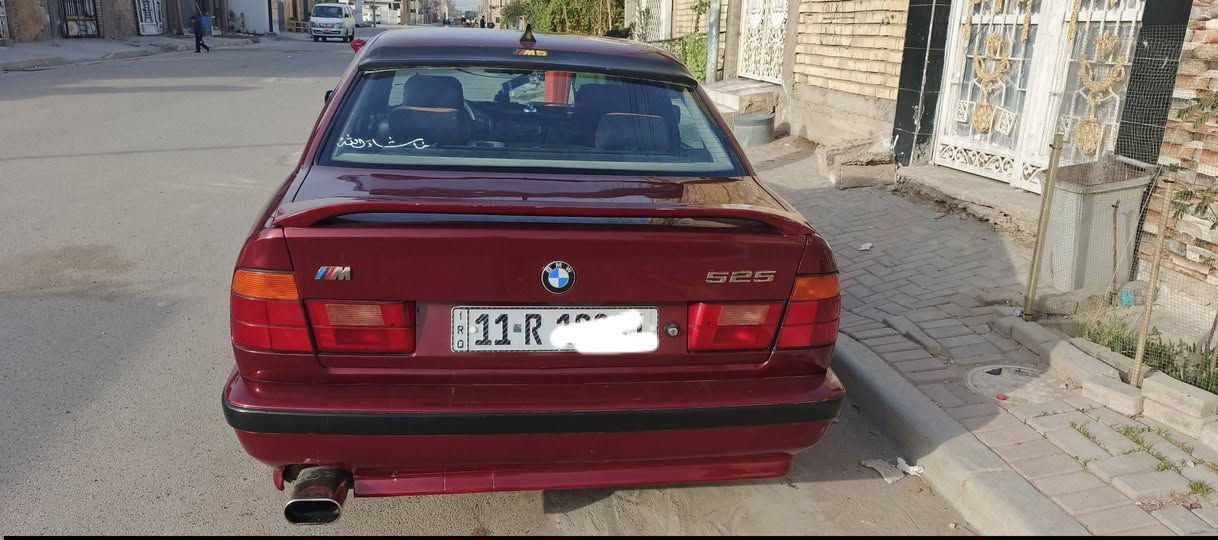 السلام عليكم مره خصت الادمن.
بي ام 520 1992اوتماتيك رقم بغداد بسمي سنويتها ساقطة صارلها شهر  تبريد منظومه كامله اني مبدلها على ايدي تخم تاير جديد زنون اصلي  مكينه خير من الله كير بس بالثاني بي طبه وباقي النمر تخبل امشي بيها 200 يرادلها  نواعم غير متواجد على الفيس مكاني بغداد / الحسينية / الراشدية السعر 65 وبيها مجال قليل  الاستفسار اكثر الاتصال *********** ابو محمد
