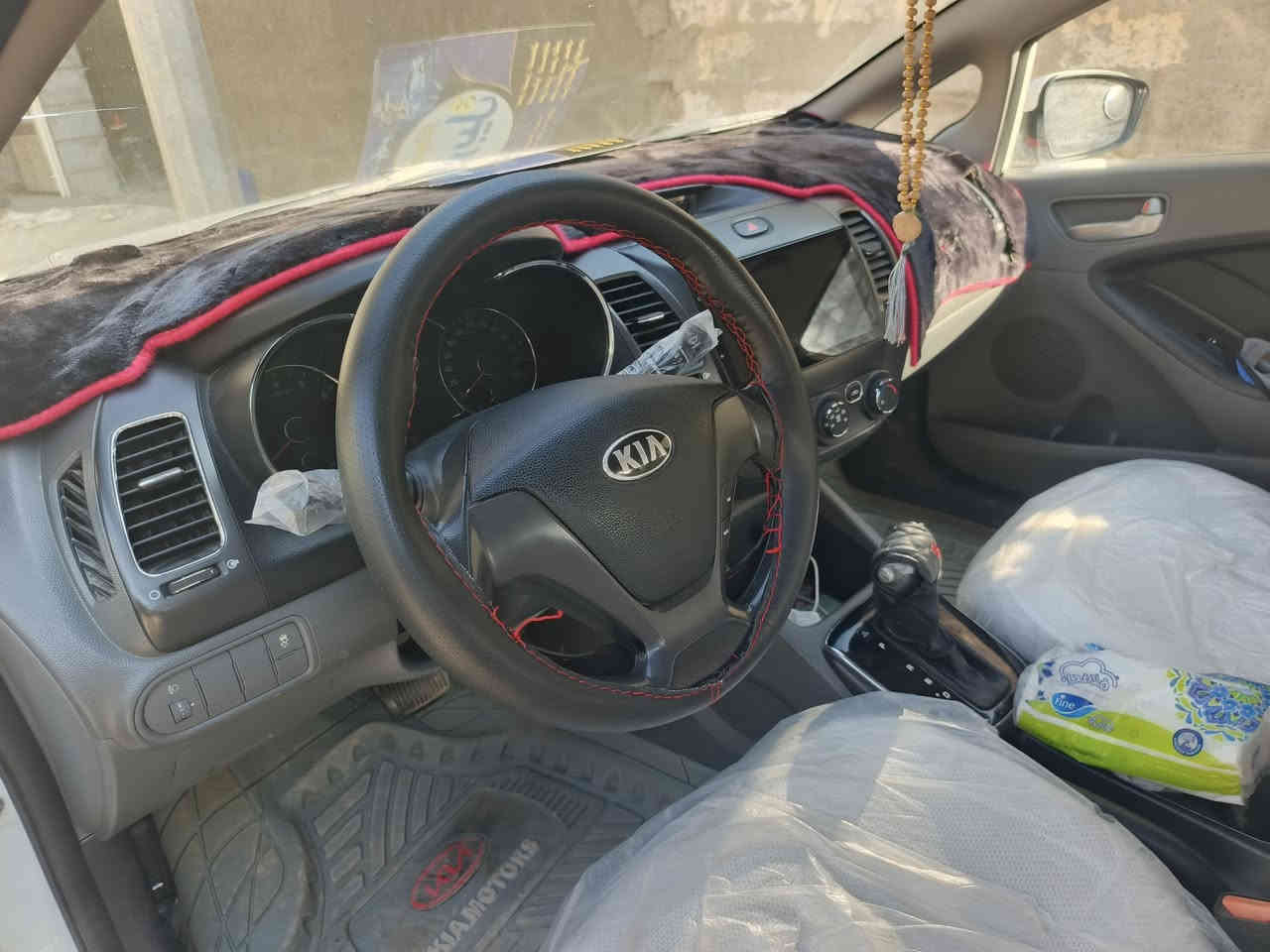 السلام عليكم
مامتواجد ع التواصل هاتف ***********
للبيع سيراتو 2017 خليجي مكفولة نص فول
السعر 135$
السونار ويه لصور
