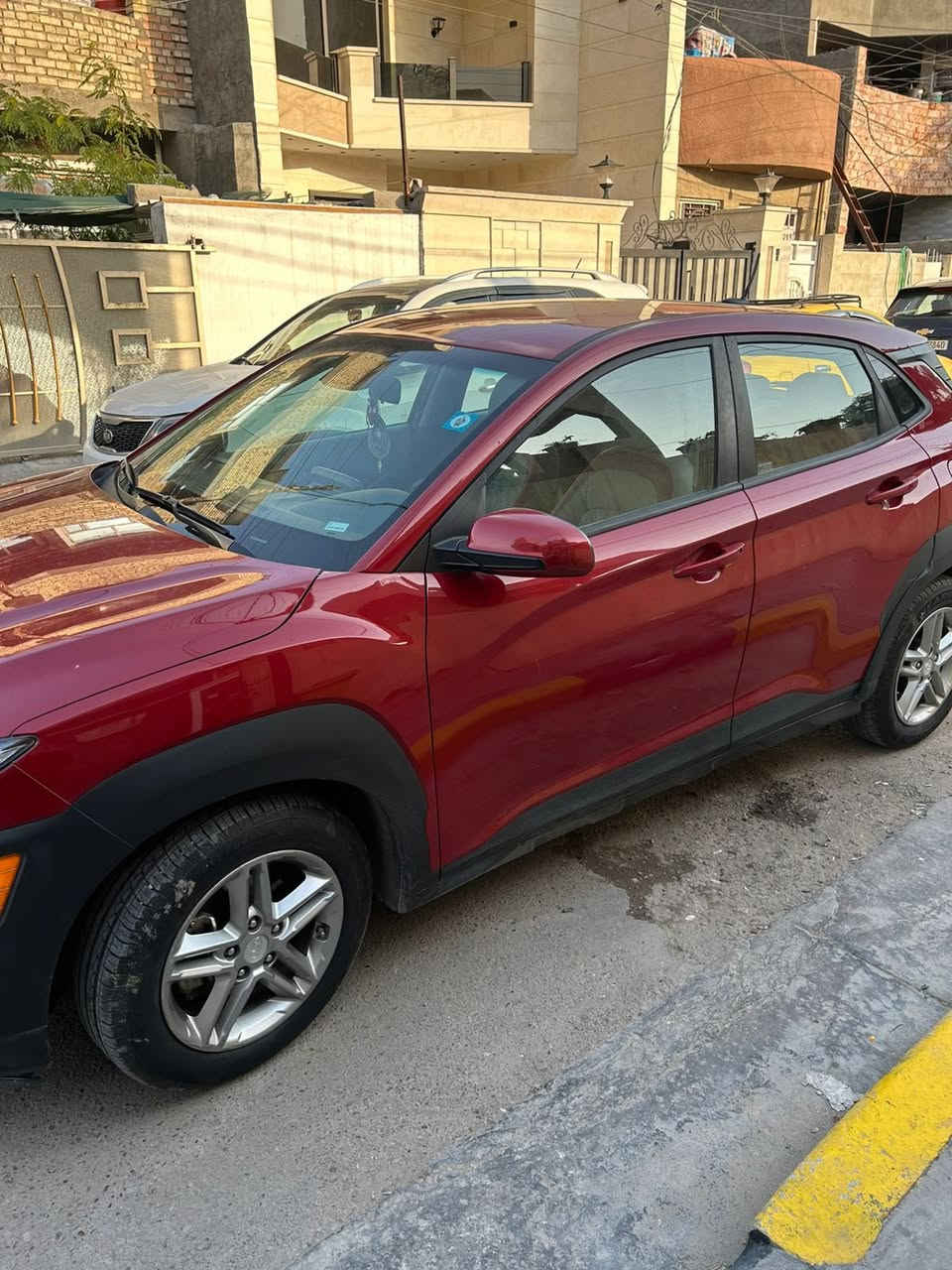 السلام عليكم سياره هونداي كونا ٢٠٢١
وارد أمريكي مال طبيبه 
حادثها طخه ماشيه ٤٨ الف 
محرك ألفين دوش 
شاصي ومحرك وكشر مكفول   
عدا شخط بالباب نظيفه بمعنى الكلمه 
وحنزل صور الحادث بامريكا 
مكاني بغداد / السيدية 
السعر 150 ورقة 
للاستفسار على الواتس ***********
