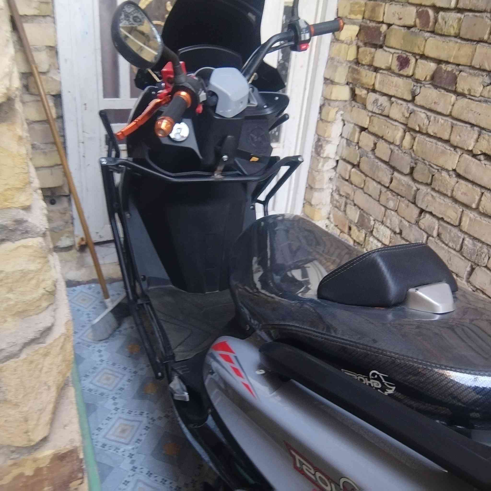 السلام عليكم دراجه للبيع طالعه بشهر سادس 2025 مكفوله من كلشي مكانه طويريج ***********
