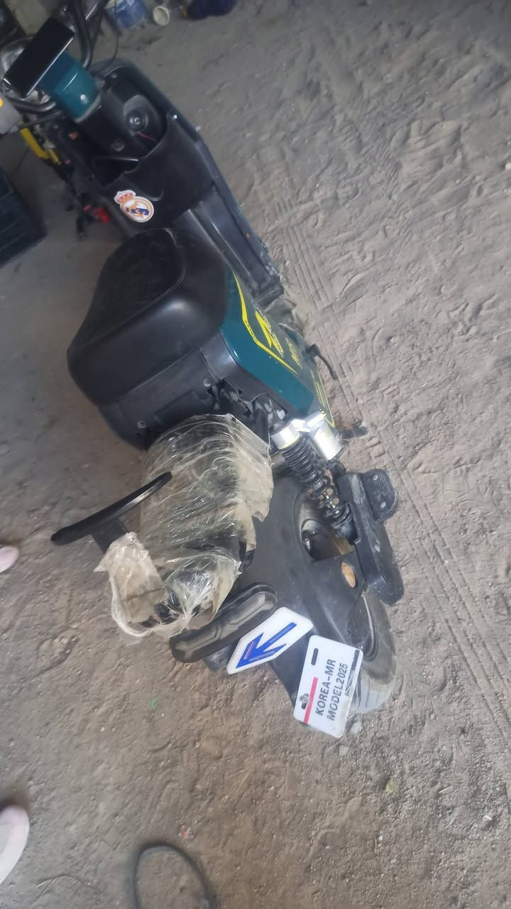 دراجع شحن البيع ار تسعه مكاني بصره كرمت علي دراجع مابيها شي سعر350رقم ***********
