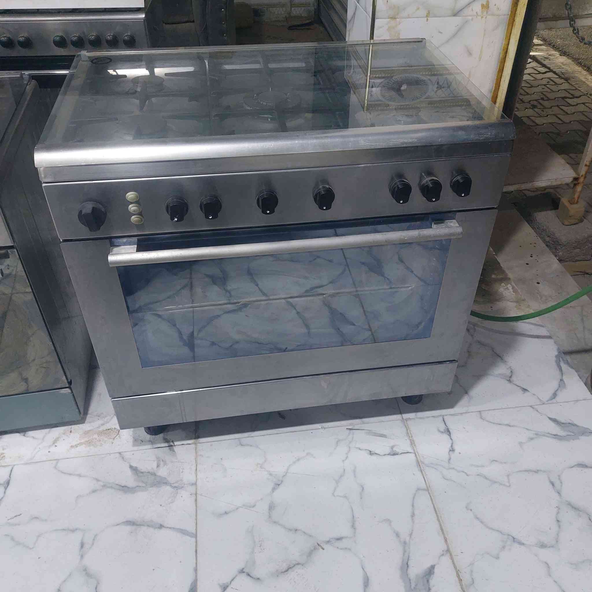 طباخ إيطالي باله كويتيه شرط الشغل  ٦٠×٩٠ العنوان البصره قضاء المدينه خلف محطة الوفود الحكوميه البدران للإستفسار عل خاص ***********
