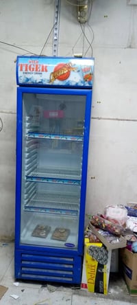 عارضات  للبيع جدد مستعملات شهر على الفحص 07718463601