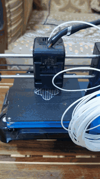 طابعه 3d جديد غير مستخدم اني طبعت بيه للتجربه السعر ٣٠ يوجد توصيل
***********
