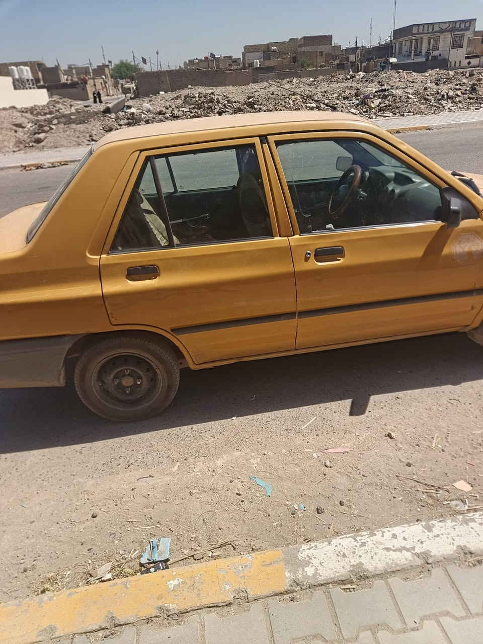 السلام عليكم سياره سايبه موديل 16 رقم بغداد انكليزي السياره حلوه ونظيفه ما بيه خياس مكفولة من الضربه  تبريدجديد  صار اسبوع من بدلت منضومه كامله تخم تاير جديد باتري جديد حداديه وسط السعر 38 وبيه مجال للمشتري الاتصال على الخاص او على الرقم ***********

