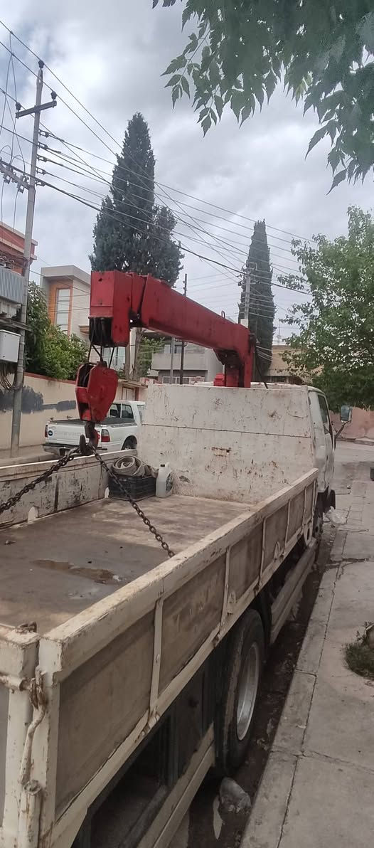 سلام وعلیکم 
تویتا داس مودیل 1990
تحول اسلیە 
دو وسلایت 2تن 
مکینە مە سبوتە 
سارد و بویاخ نیە 
لە سلێمانیم 
سعر 60گە لا 
***********
