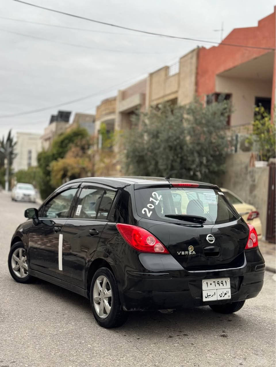 نیسان ڤێرسا مودیل ٢٠١٢ 
گێر و مەکینەو تەبرید بەشەرت
سەیارەکە ٣ پارچەو نیوی بۆیاخە
جەمپەکی خەفیفی پێشی هەیە
بەس بەدەنەی گرتیە 
بەناو کردن بەشەرت
سەیارەکە دینار مەسروفی تێدا نیە
هەموو گیانی بەشەرت
٤تایەی تازەیە
زۆر توندو تۆڵە

سعری ٧٨$ وەرەقە
*********** واتساب 
*********** واتساب 
شوێن هەولێر بغداد, العراق
