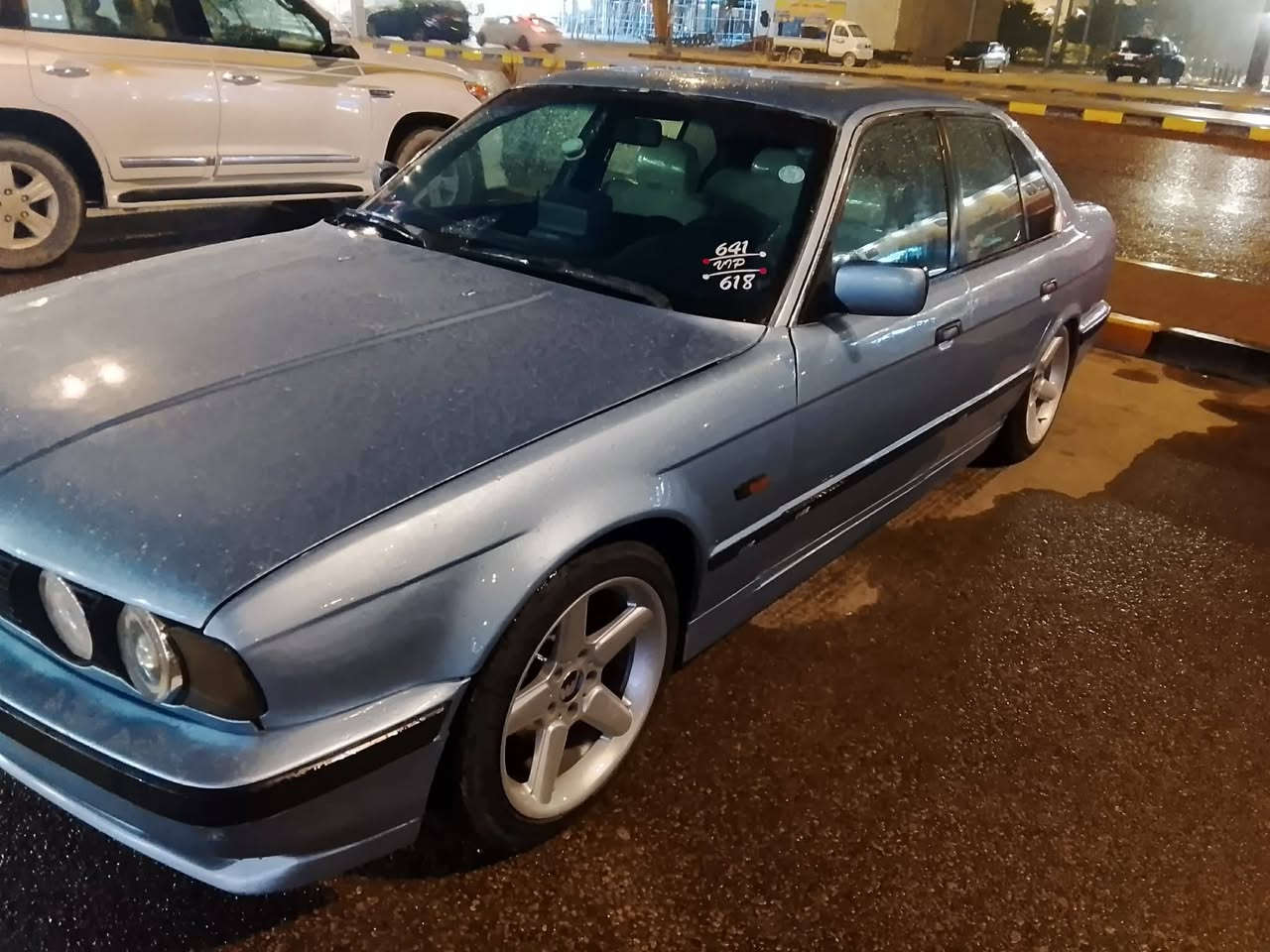 السلام عليكم سياره بيم 520كير عادي مكانه نجف السعر 40 وبيه مجال ولتكلي شبيه كلب وشوف سياره حلو رقم شمالي وصاحبه كردي يريد تحويل امراوس بسياره وعندك فرق هم ترهم ***********
