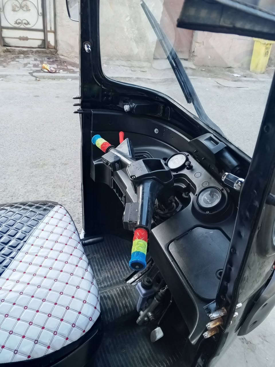 سلام عليكم تكتك للبيع 
2020 سنويه رقم الانكليزي تحويل ثاني يوم  تكتك جاهزه ما بيه نقص كهربائية مجفته شركه باقي ما مفتوح بيه ضربهمن مقدمه مشتغله  ما بينه ما بيه اي خياس كله مسويه مصبوغه جاهزهالسعر5 مليون750بيه مجال قليل استفسار على رقم***********
