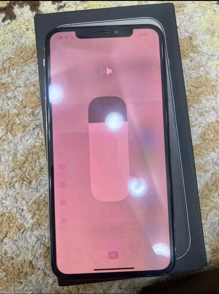 ايفون اكس ماكس ذاكره 512 بطاريه 100 مستبدله جهاز نضيف بي طبع بل شاشه وشرحه ما تشتغل بدون ملحقات جهاز سعره 125 الف وبي مجال بسيط عنواني البصره حيانيه 
*********** واتساب
