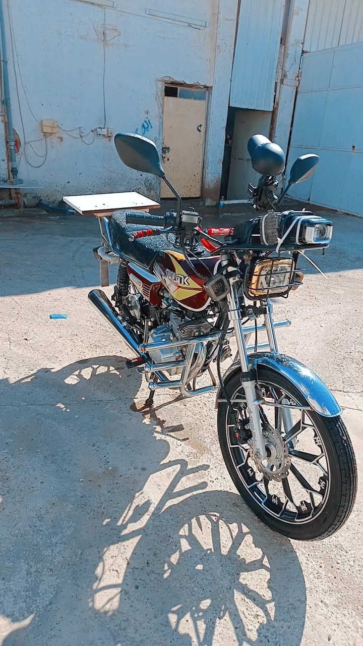 السلام عليكم ايراني موديل23 تشغيل عن بعد بصمه كهربائيات كله شغاله محرك 150 كبس ممفتوح السعر 750 وبيه مجال شي قليل اوراق فقط منفيس


**إذا كنت صاحب هذا الإعلان وتريد حذفه لأي سبب، رجاءا أرسل رسالة إلى الدعم الفني**