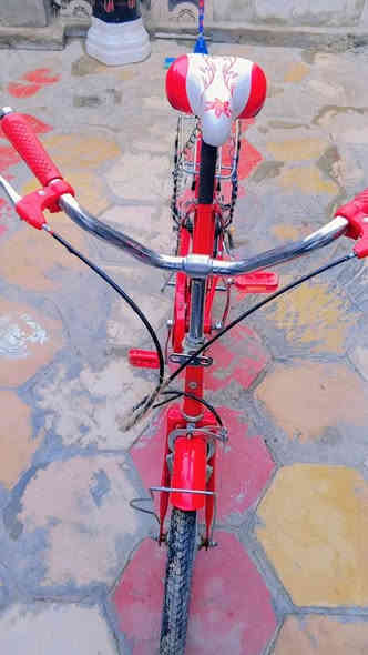 بايسكل حجم 20 اخو الجديد السعر 60 وبي مجال ***********
