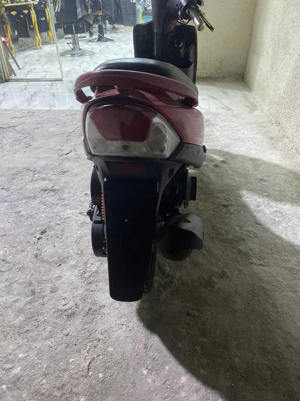 السلام عليكم ماكس عدله
شوفت عينكم دراجه مابيه نقص بلاديه فقط كابريتر تجاري وسلف 
مكانه بغداد حي العامل 
***********
السعر 650
