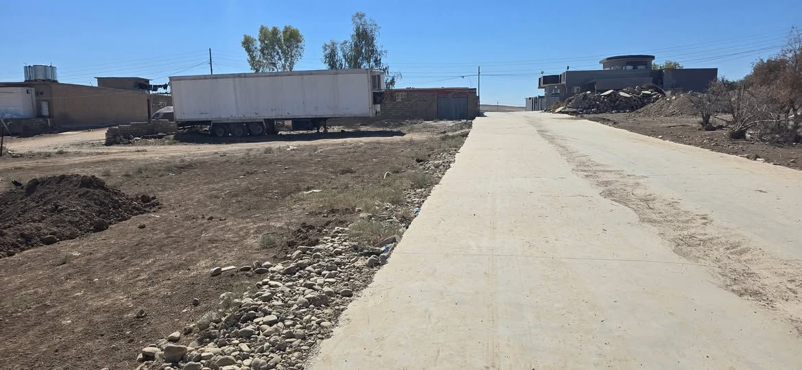 العقار للبيع في القوسيات خلف كلية الحياة طبك جمعية الزراعة خدمات كاملة سند نموذج ٢٥ حق التصرف المساحة حسب الطلب بيهه وصل بلدية وقرار تمليك سعر ١٠٠ متر ١٢ ونص وبيهه مجال للاستفسار الاتصال *********** واتساب
