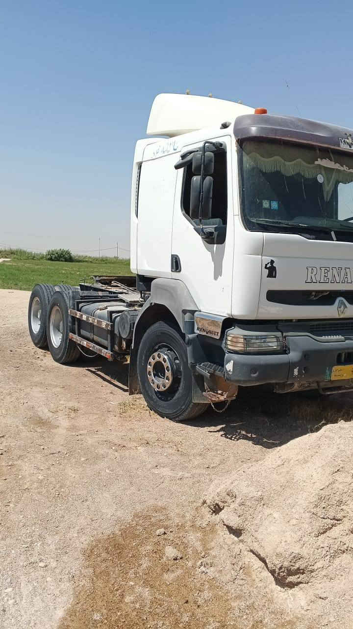 السلام عليكم 
رينو راس وعربانه قلاب مرسمه وكامله
جديده اخت الزيرو مكفوله كفاله عامه 
تخم تاير راس وعربانه .العربانه ذرعه ٣٤
السنويه مجدده لل٢٩ تحويل مباشر مشروع وطني للاستفسار اكثر للاتصال بالرقم ***********.واسط العزيزيه مكلف بالنشر
