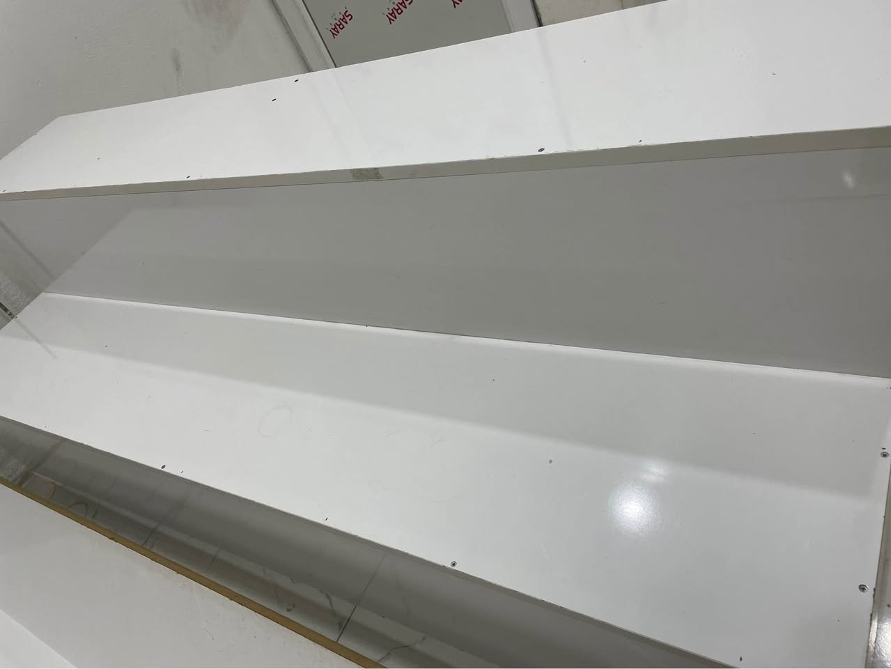 رفوف محل للبيع خشب MDF اصلي
ما بي كسر قاطين قياس عرض ١،٨٥ 
سعر ١٣٠ و بيه مجال
مكان كركوك
*********** كركوك, العراق
