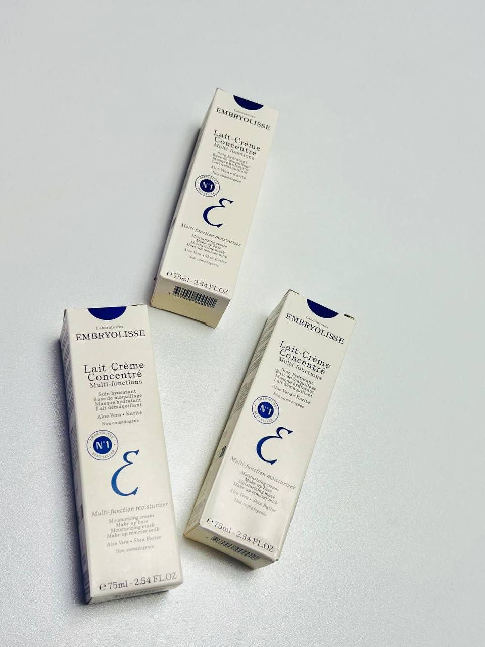 Embryolisse Lait-Crème Concentré هو مرطب متعدد الوظائف للعناية بالبشرة، ويُعرف بكونه منتجًا مفضلًا لدى خبراء التجميل وفناني المكياج. 
معلومات عن المنتج:
الاستخدامات المتعددة:
يمكن استخدامه كمرطب يومي، برايمر للمكياج، مزيل مكياج، قناع مرطب، أو حتى كعناية بعد الحلاقة. 
التركيبة:
غني بالمكونات الطبيعية مثل الصبار، زبدة الشيا، وشمع العسل، بالإضافة إلى الأحماض الدهنية الأساسية والفيتامينات. 
الفوائد:
يرطب ويغذي البشرة بعمق، ويساعد على حمايتها من العوامل الخارجية، مما يجعلها ناعمة، نضرة، ومشرقة. 
مناسب لجميع أنواع البشرة:
تركيبته خفيفة وغير دهنية، مما يجعله ملائمًا للاستخدام على جميع أنواع البشرة، بما في ذلك البشرة الحساسة.

السعر خاص 🤍

توصيل كافة محافظات العراق 🚗

#امبريوليس #مرطب #برايمر #Embryolisse #مكياج #بنات #عراق #بغداد #نجف #توصيل #جمال #مكياج


**إذا كنت صاحب هذا الإعلان وتريد حذفه لأي سبب، رجاءا أرسل رسالة إلى الدعم الفني**