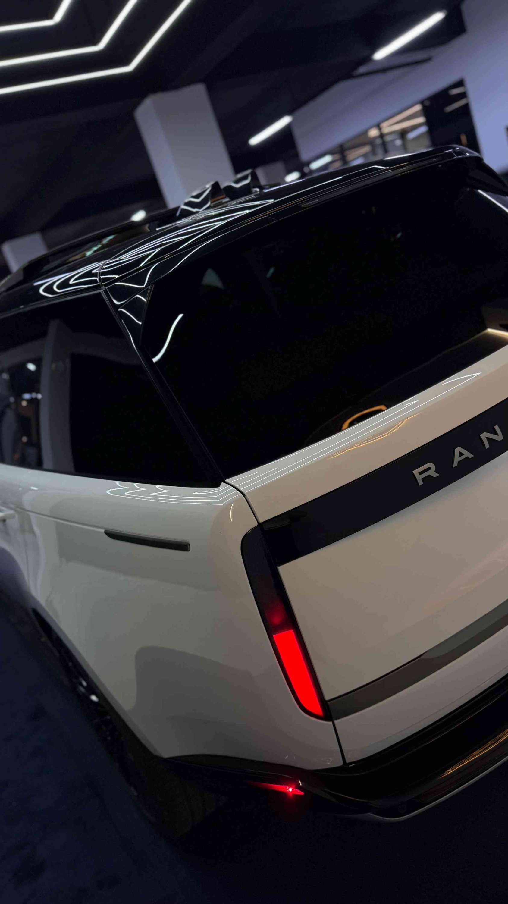 RANGE ROVER VOGUE 2024 clean title Black edition 18,000mil Sport edition Usa import Call for price: *********** *********** مشاهير_تيك_تول عرب_تيك_توك_امريكا #بغداد#

