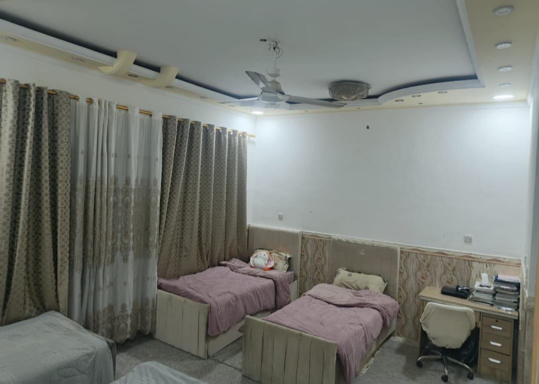 #دار للبيع مساحه ٧٥ م. واقع حال ٨٤. #طابقين ٣ غرف نوم واستقبل وهول ومطبخ وملحقات. بيت نضيف جداا
#العنوان الشعله مقابيل قطاع ل سابع.
*********** اتصال أو واتساب #فقط مكتب الــ قمر لل عقار
