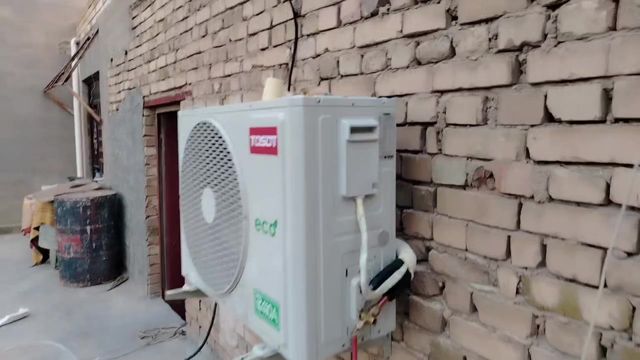 🔥💪 تم إنجاز عمل جديد بحمد الله 💪🔥
تم تنصيب سبلت جداري 2 طن توسوت بأصول فنية دقيقة، مع صيانة عدد من الأجهزة وإصلاح الكارت الإلكتروني وإعادته للعمل بكفاءة عالية.
✅ تنصيب احترافي ✅ كشف ومعالجة الأعطال ✅ صيانة الكارتات الإلكترونية ✅ ضمان الأداء والتبريد الممتاز
الخبرة تصنع الفرق، والعمل المتقن هو عنواننا.
ورشة أبو آدم للتبريد والتكييف... حلول سريعة وجودة تفرض نفسها. ❄️⚡
📞 للحجز والاستفسار
***********
***********
