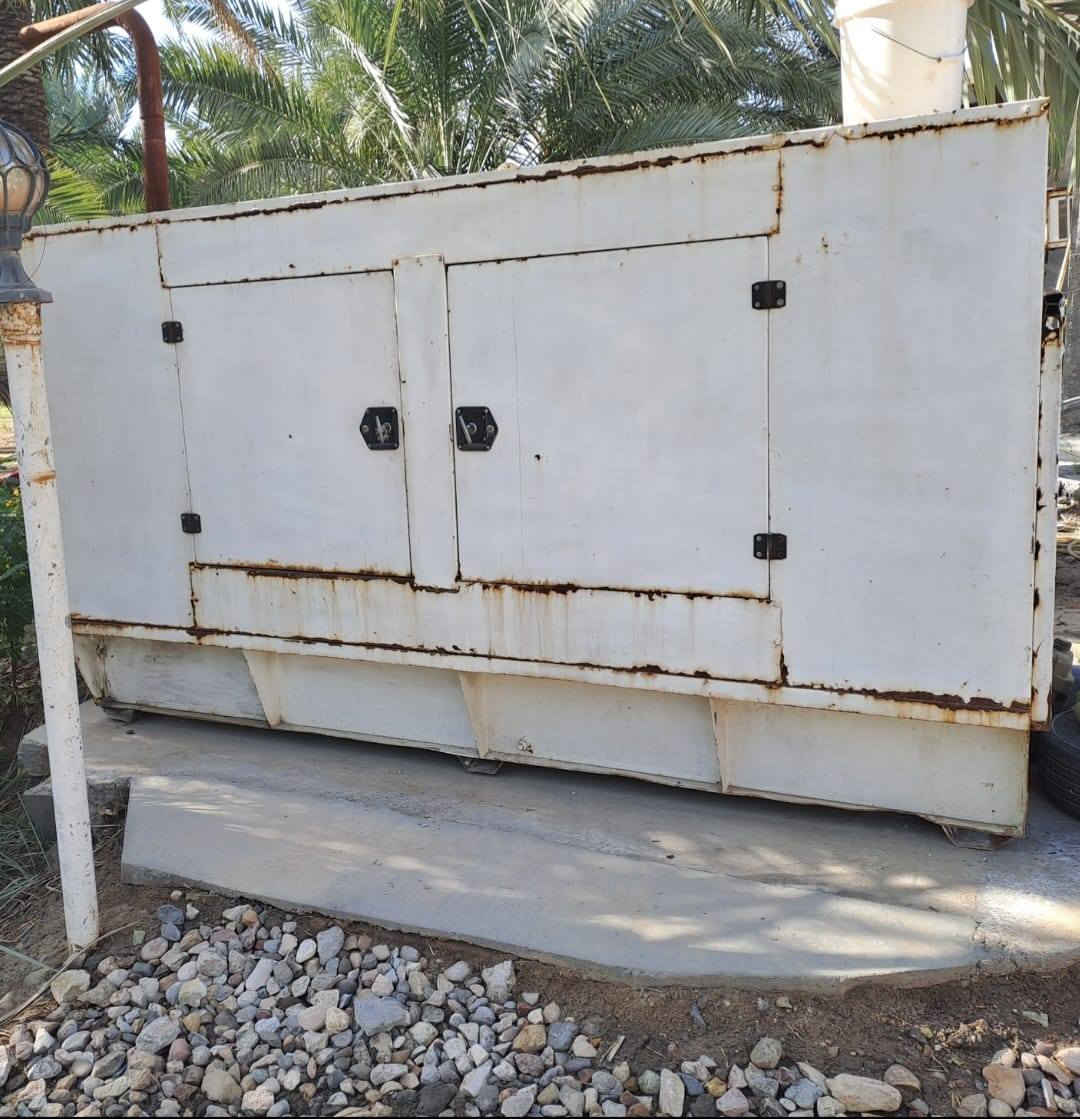 السلام عليكم
مولدات 2
1_مولدبيركنز (لوفل) كاتم 100KVA فول اتوماتيك تشغيل واطفاءذاتي جاهز السعر $42 ورقه
2_مولد بيركنز انكليزي 50KVA جاهز السعر $28 للتواصل ***********
