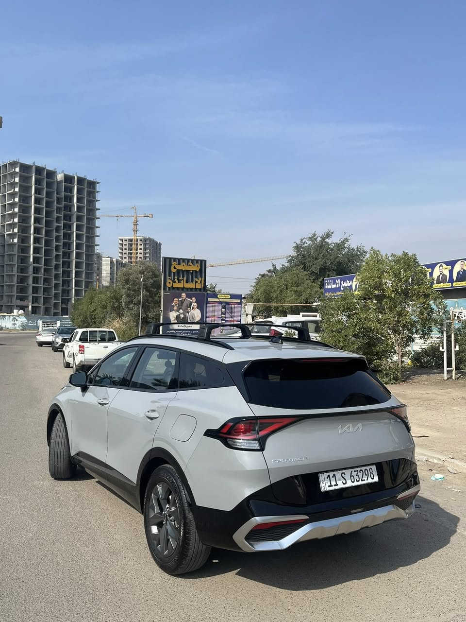 سلام عليكم
سبورتج 2024 فول موصفات sx 
لون سمنتي بدون صبغ السياره حادثها بنيد فقط قطعه وحده ايرباك استيرن طاك
بدون دواخل  
فول موصفات 
فتحه سقف بنوراما 
بصمه لايت زنون 
كشنات جلد 
حساسات رادات جانبيه واماميه 
كشنات خزن ميموري 
تحديد مسار تحذير خروج عن المسار 
شاشه جبيره 
عدادات دجتل 
صندوق كهرباء 
شحن لاسلكي 
هاند بريك بصمه 
بصمه ابواب وبصمه صندوق 
اناره داخليه لمس 
السياره فول بيها هواي موصفات 
ماشيه 15 الف 
بسمي تحويل ثاني يوم
مكان السياره بغداد 
البياع الشرطه الرابعه 
للاستفسار ***********
