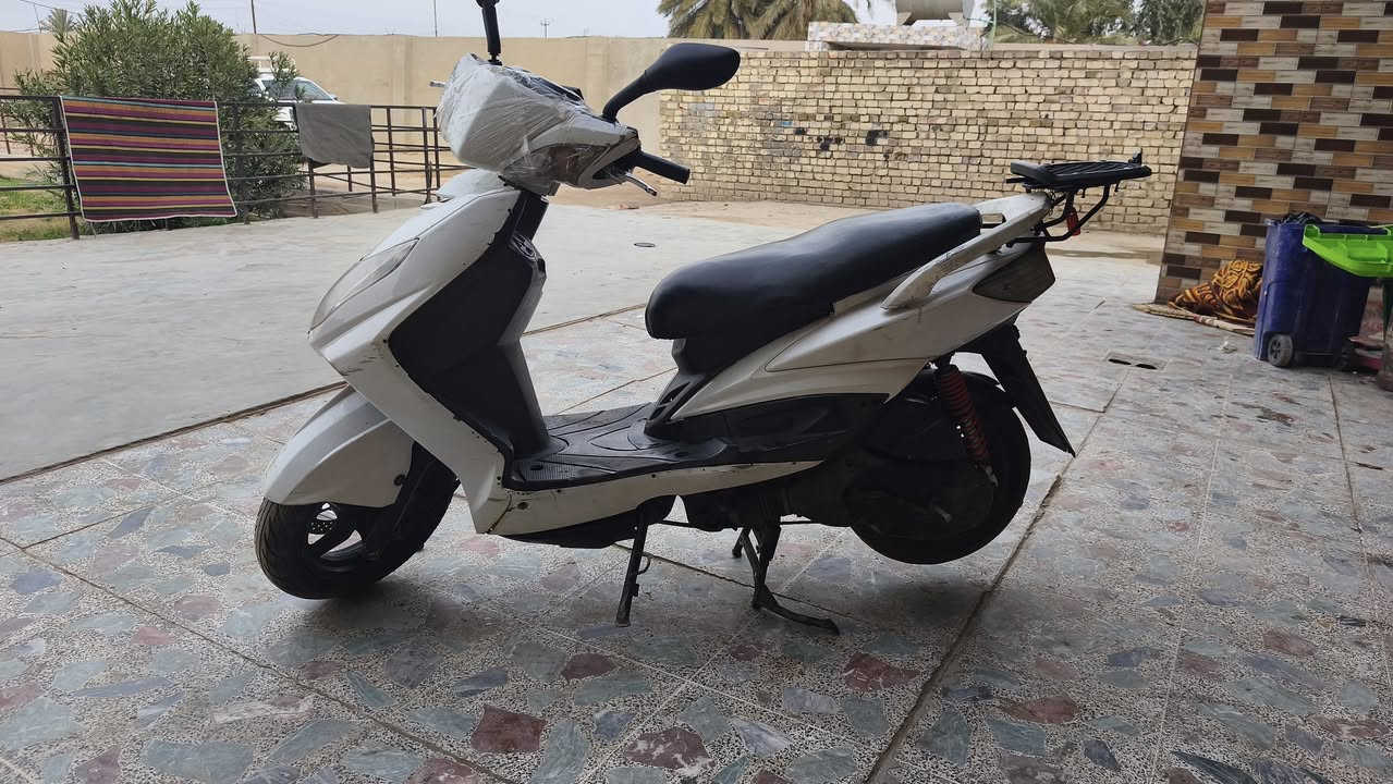 دراجة سكنس فحل للبيع دراجة كلش شغال بيهة مثل ماموضح بصورة مكينتهة ناعمة تخبل رايدهةب450مكان.بغداد.لمعامل.
***********
