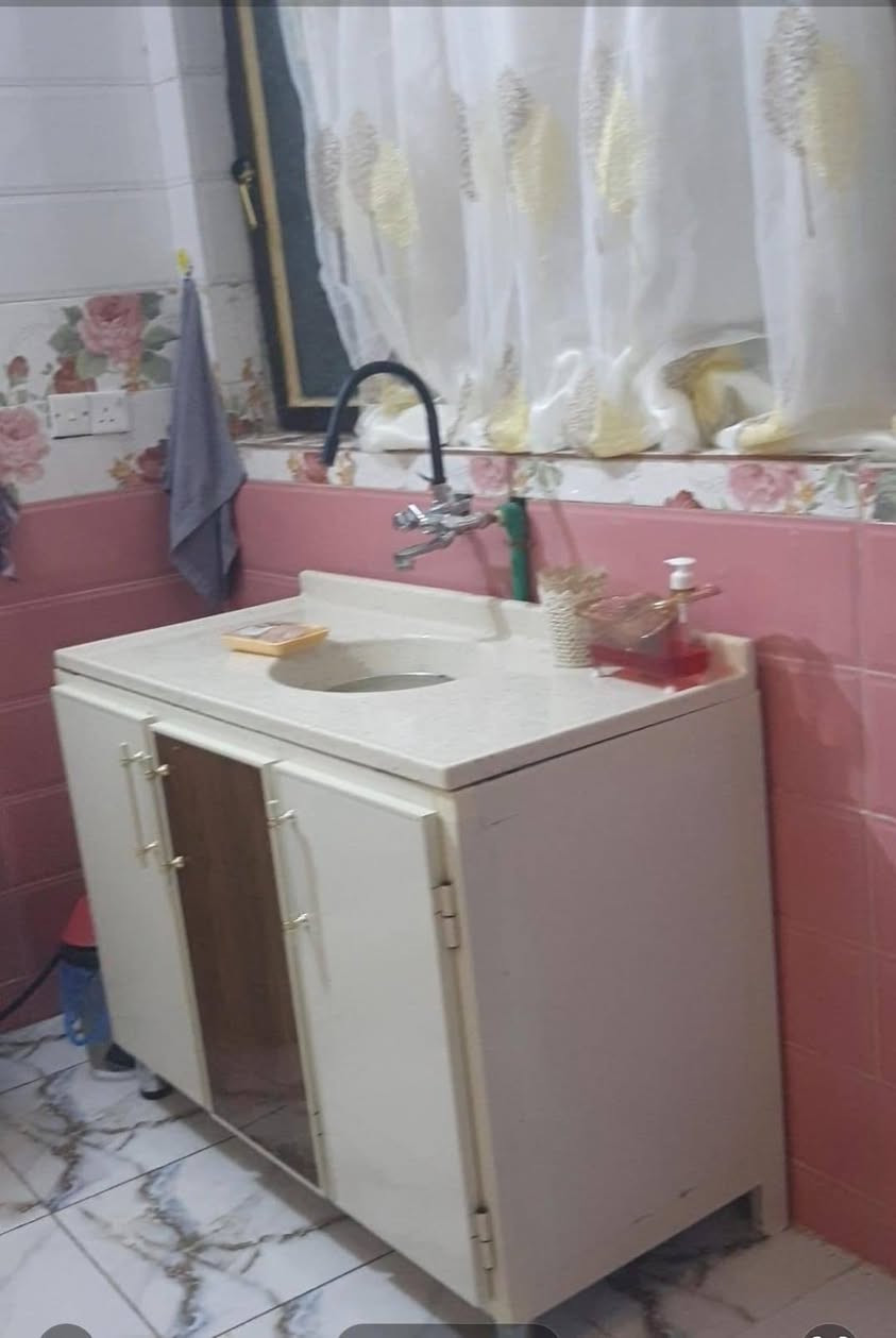 كاونتر للبيع نظيف جدا توصا السعر 500 المكان الشعب ***********
