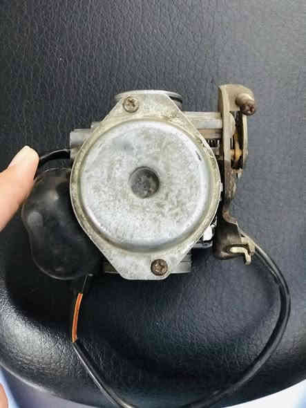 السلام عليكم
كابريتر بريز للبيع اصليه 
ابيعه على فحص شده كدامي وتروح
سعر 30الف
العنوان بغداد حي جميله 
الشراي يتصل ***********
