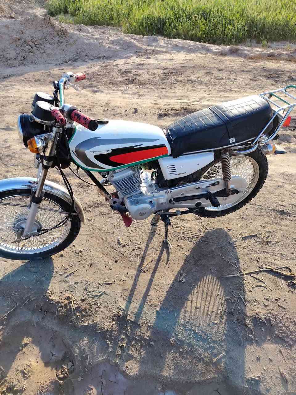 سلام عليكم دراجه للبيع مكان رفاعي وراق صولي ***********
