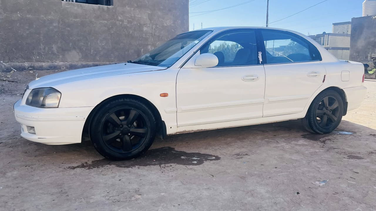 السلام عليكم 
اوبتما 2001 
كير مكينة لا تنقيص ولا تبخير
تبريد ثلج 
سنويه 29  باسمي رقم بغداد دولي 
تحويل ثاني يوم
مصبوغة عام للجمالية 
منضومه بريك جديده
راديتر جديده
باتري جديد
تخم تاير نضيف حيل 
بابل الاسكندرية 
***********
ب60 وبيها مجال
