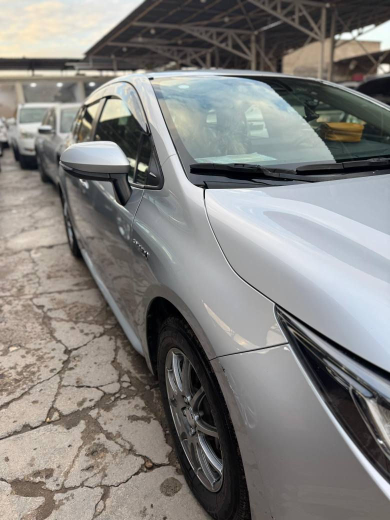 السلام عليكم كورولا تورنك موديل 21 محدث 24 مرقم وكامله السياره وارد ياباني سياره جديده بالكرتون جاهزه من الدعاميه للدعاميه زين يمكن بيعها بالتقسيط المريح بمقدم لا يقل عن مبلغ قدره 90 ورقه  مكان السياره بصره 
سياره كفاله من الحادث بها صبغ اربع قطع كلير من اليابان 
سعرها 117 ورقه بالحاضر 
تواصل واتس *********** البصرة, العراق
