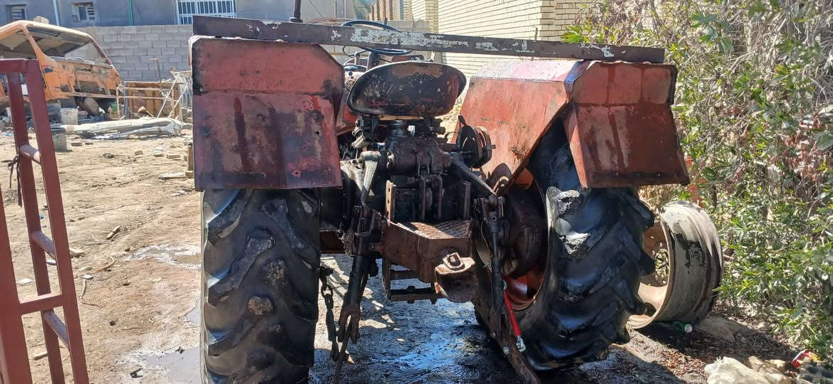 السلام عليكم
كاروبه عنتر للبيع موديل ٨٩ بدون رقم مكفوله من محرك وكير واكسل شرط الشغل باور ستيرن صدر جديد شغاله سلف وباتري جديد لايت امامي وبريك دهن جهاز الرفع شغال تايرات الكبار فوق نص العمر كشر بلادي مكينه مال جناي 
(السعر ٣ مليون وربع ) وببه مجال قليل للشراي 
المكان كربلاء / طوريج 
للاستفسار الاتصال على الرقمين 
***********
***********
