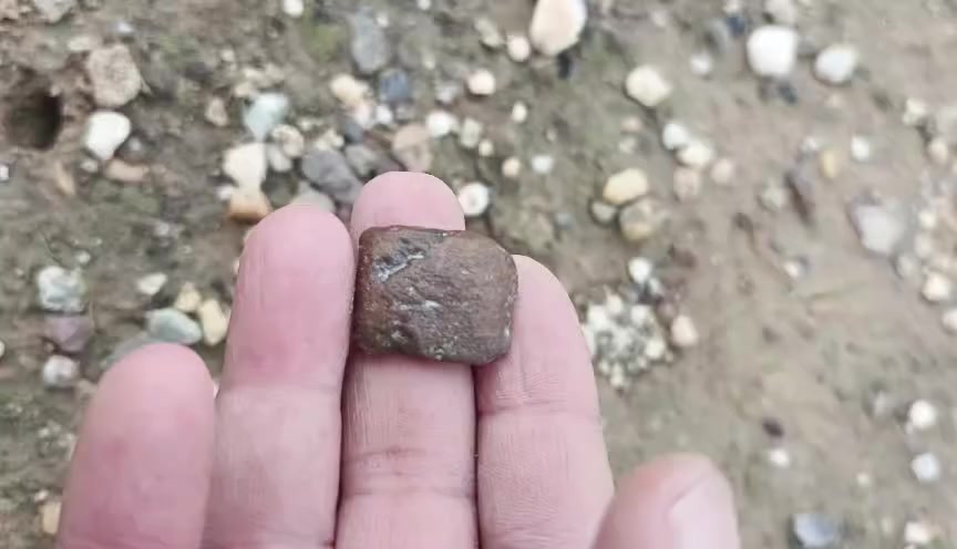 احجار متنوعه ملكاط بيدي للبيع كميات فوك ٢٠٠ حجره 
خام هبهاب زوعات سلطاني وهواي انواع وشكال للبيع
هذا رقمي ***********
