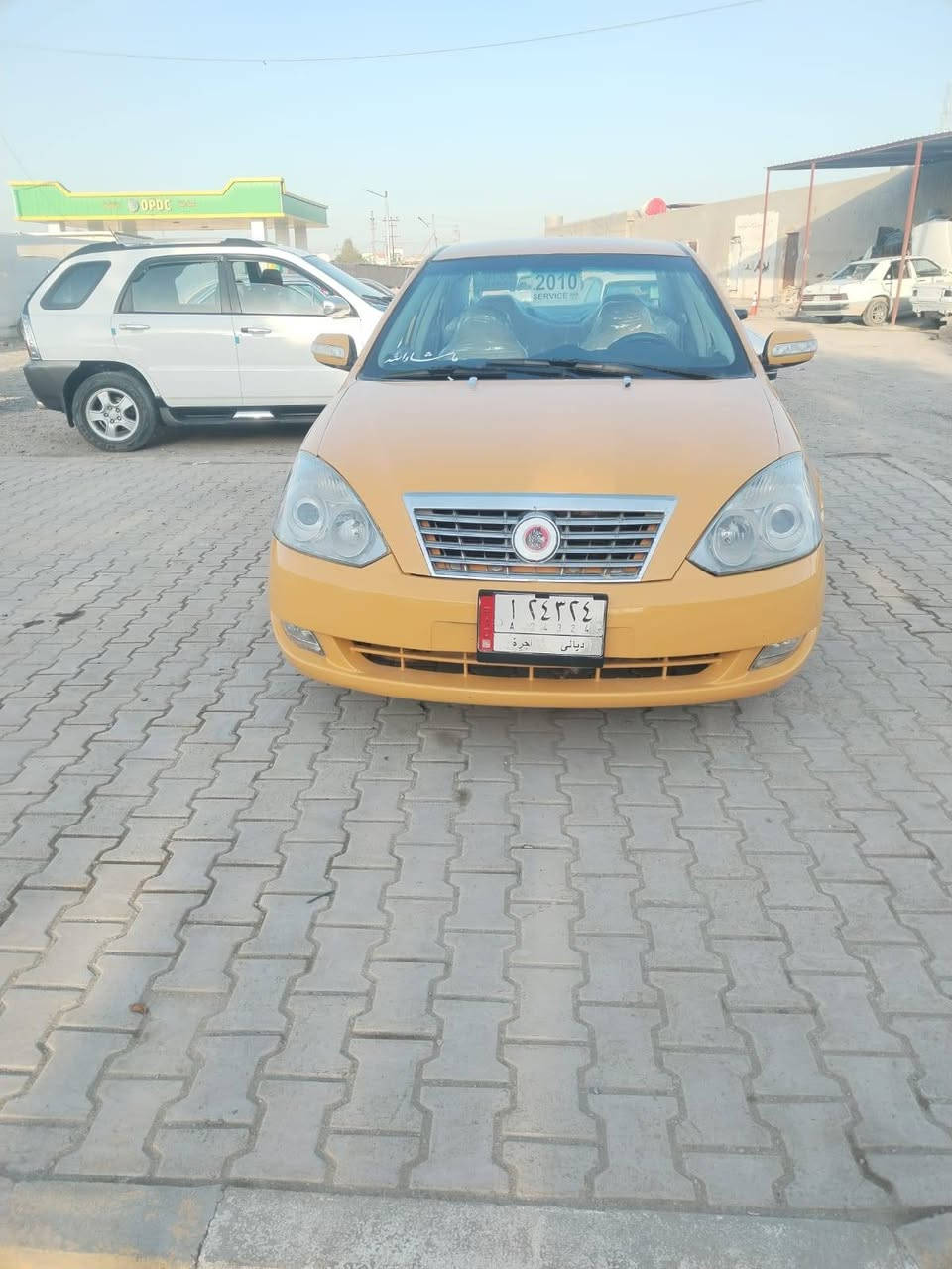 سلام عليكم
جيلي 2010
محرك يارس 
كير عادي
تخم تاير ويل كب
صدر جديد
مكفولة من الضربه و المعجون و الخياس
السعر 38
***********
ناحيه السعديه
