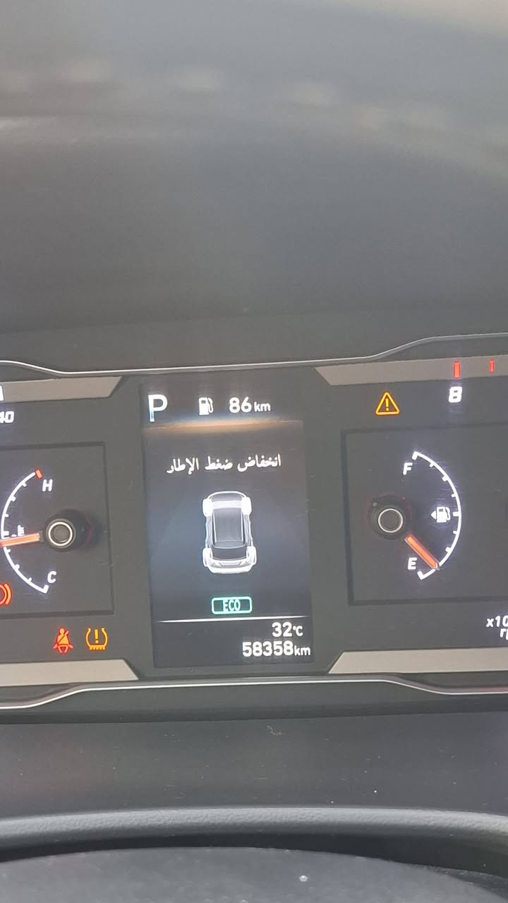 السلام وعليكم 
هيونداي توسان 2023 وارد خليجي 

• كراسي كهربائية
• حساسات أمامية عدد 2
• حساسات خلفية
• كشافات مع حركة الستيرن
• هاند بريك كهربائي
• نظام ترحيب وإضاءة للمقابض (Blade Lights)
• مرايا كهربائية قابلة للطي
• شاحن لاسلكي (Wireless Charger)
• Auto Hold
• مانع الانحدار (Hill Assist)
• تشغيل عن بُعد
• بردات جانبية
• خمسة ويل كب
• الممشى: ٥٨٥٠٠ كم 

حالة السيارة:
• تم تبديل الجاملغ الأمامي جهة السائق بسبب حادث بسيط (الصور مرفقة).
• تم تصليح الدعامة الأمامية.
• توجد طخة خفيفة في الباب الخلفي جهة الصدر (موضحة بالصور).
• توجد آثار حالوب خفيفة في القمارة والبنيد تبين بالسونار.
• توجد شخوط  خفيفة حكم استخدام.

السعر المطلوب: 28,000,000 دينار عراقي (قابل للتفاوض بالمعقول)

العنوان: بغداد – زيونة

للاستفسار:
***********
ليث صفاء
