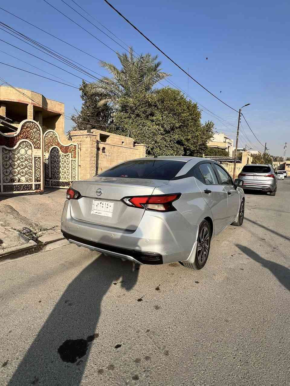 السلام عليكم … نيسان فيرسا 2021 وارد امريكي والضرر موضح بالصورة السيارة نظيفة مواصفاتها نص فول يعني بصمة وبدون فتحة السعر 125 ورقة وبيها مجال بسيط ***********
