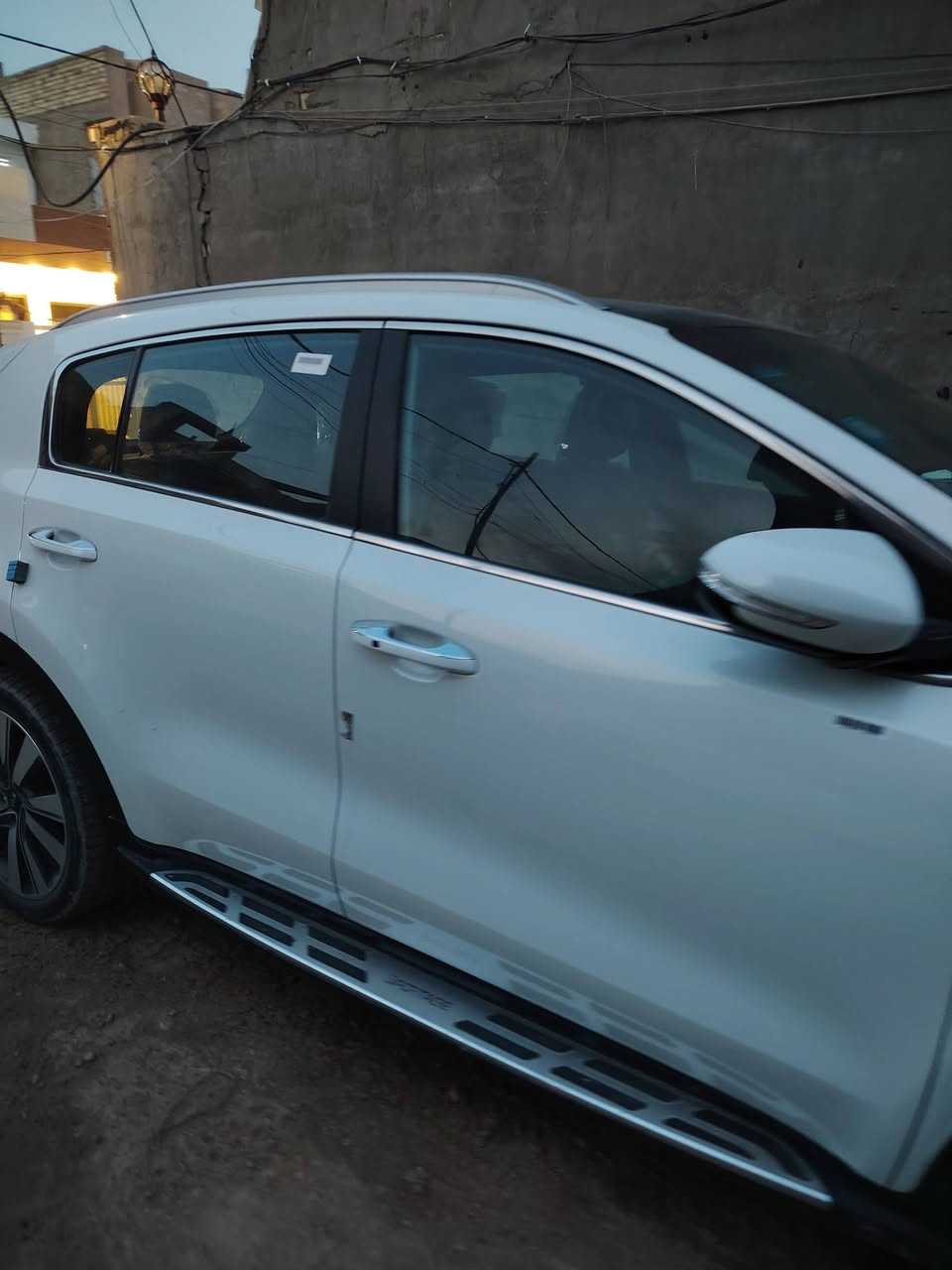 السلا م عليكم سبورتج موديل 2017 خليجي مكفوله كفاله عامه من كلشي كشنات كهرباء حساسات أمامي وخلفي كاميره دواره صندوق كهرباء بانوراما كشنات جلد داخل بيجي محرك2000 دوش باسمي رقم انكليزي  السعر١٩٣٠٠ وبينه مجال الاتصال***********/***********
