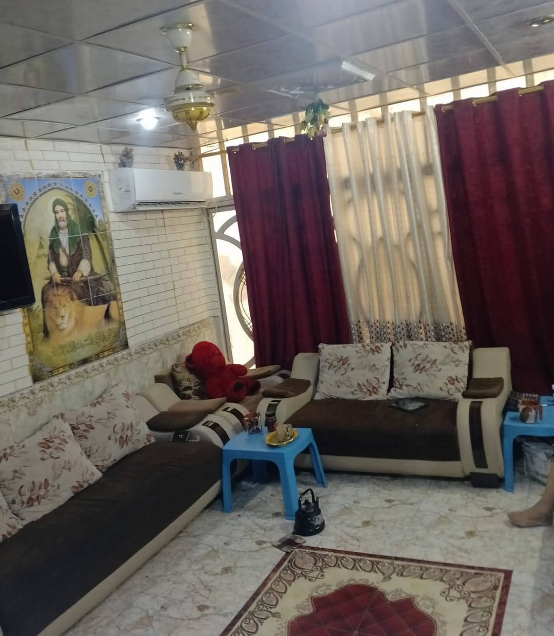 بيت طابو للبيع ناصريه / صالحيه قريب لشارع النيل مساحته 200م يحتوي على غرفتين وحمامات ٢ و مناور ٢ وكراج طارمه كبيرة ومطبخ وصاله واستقبال. طابق واحد 
للاستفسار الاتصال على الرقم 
***********
