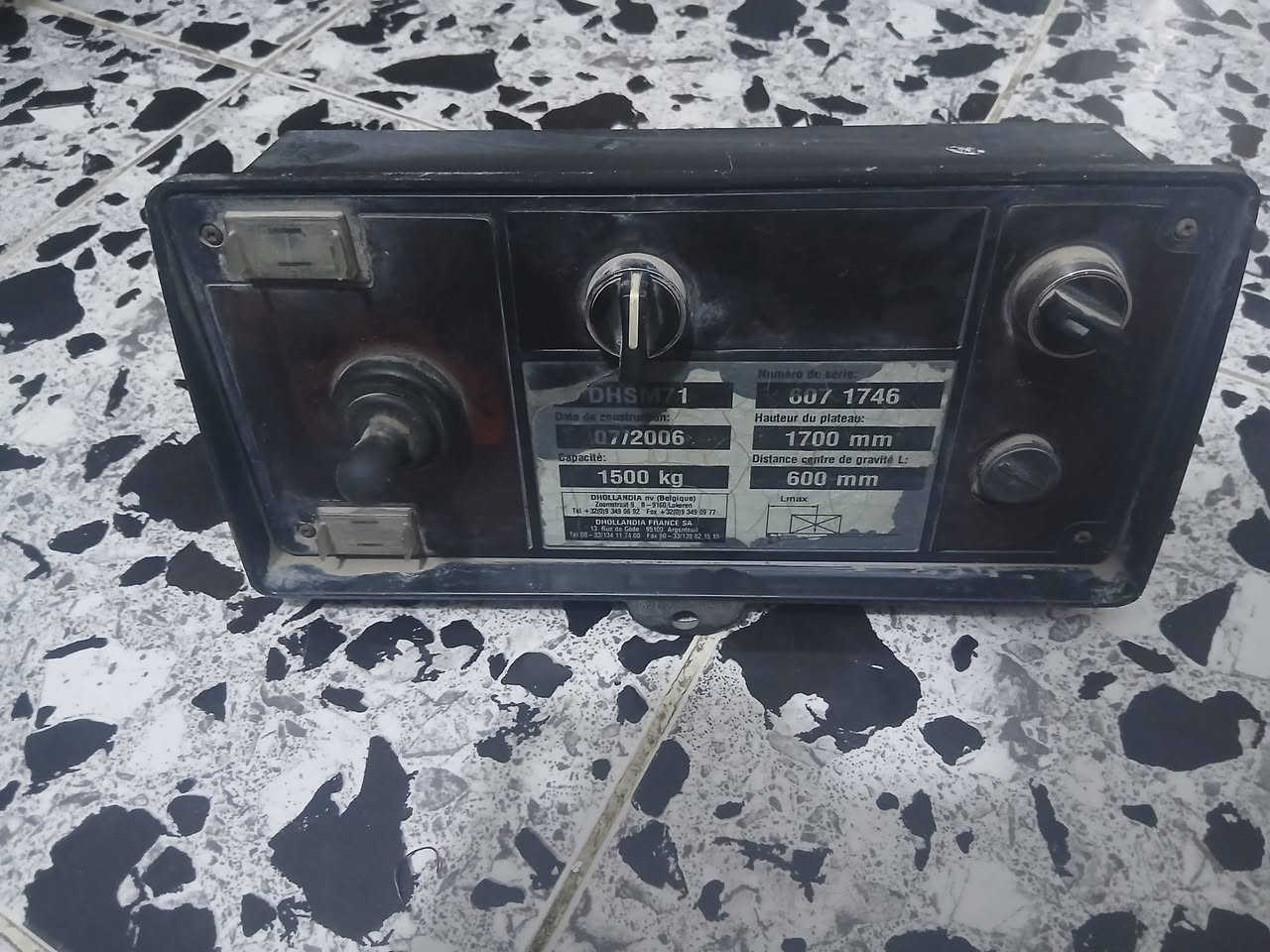 السلام عليكم ريمون باب خلفي للبيع شرط الشغل ***********
